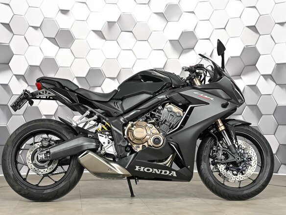 2021 Honda CBR 650R, чёрный, 879000 рублей - вид 2
