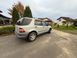 1998 Mercedes-Benz M-Класс 320 I (W163), серебристый, 410000 рублей, вид 2