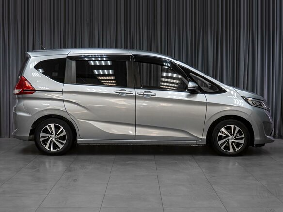 2019 Honda Freed II, серый, 1739000 рублей - вид 4