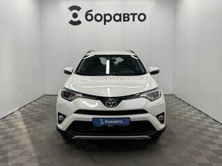 2017 Toyota RAV4 IV (XA40) Рестайлинг, белый, 2440000 рублей, вид 3