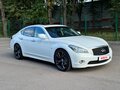 2013 Infiniti M M37 IV, белый - вид 2