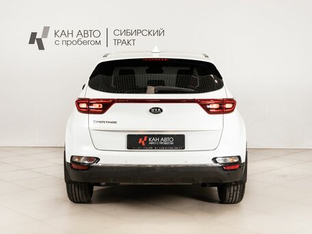 2021 Kia Sportage IV Рестайлинг, белый, 2087000 рублей, вид 4