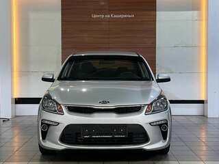 2019 Kia Rio IV, серебристый, 1374990 рублей, вид 2