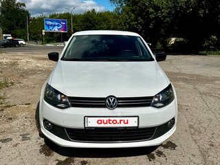 2014 Volkswagen Polo V, белый, 999999 рублей, вид 2