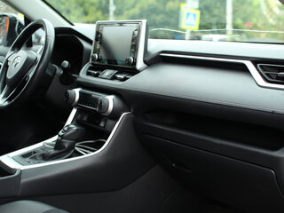 2021 Toyota RAV4 V (XA50), белый, 3700000 рублей, вид 4