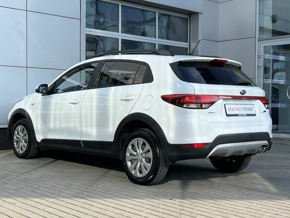 2019 Kia Rio X-Line IV, белый, 1550000 рублей - вид 4