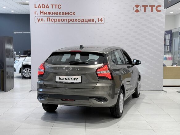 2026 Lada (ВАЗ) Iskra SW, коричневый, 1500000 рублей - вид 3