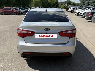 2012 Kia Rio 5-speed III, серебристый, 730000 рублей, вид 5