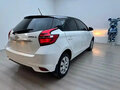 2023 Toyota Yaris L XP150 Рестайлинг, белый, 846000 рублей - вид 3