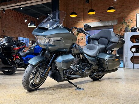 2026 Harley-Davidson Road Glide Limited, серый, 4950000 рублей, вид 2