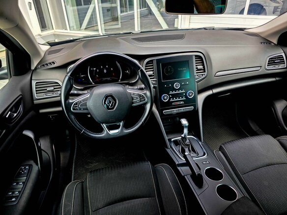 2018 Renault Megane IV, чёрный, 1075000 рублей - вид 8
