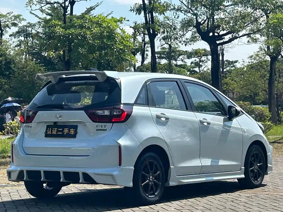 2022 Honda Fit IV Рестайлинг, белый, 1452069 рублей - вид 4