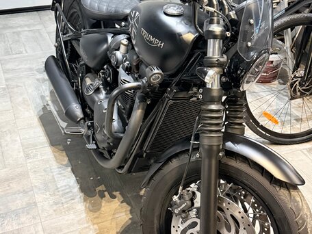 2019 Triumph Bonneville Bobber, чёрный, 1550000 рублей, вид 2