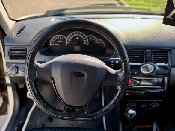 2012 Lada (ВАЗ) Priora I, белый, 300000 рублей - вид 12