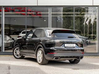 2018 Porsche Cayenne III, чёрный, 5187000 рублей, вид 3