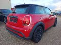 2022 Mini Hatch Cooper III (F55/F56) Рестайлинг 2, красный, 2795000 рублей - вид 5