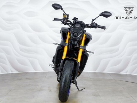 2023 Yamaha MT-09 (FZ-09), чёрный, 1117000 рублей, вид 4