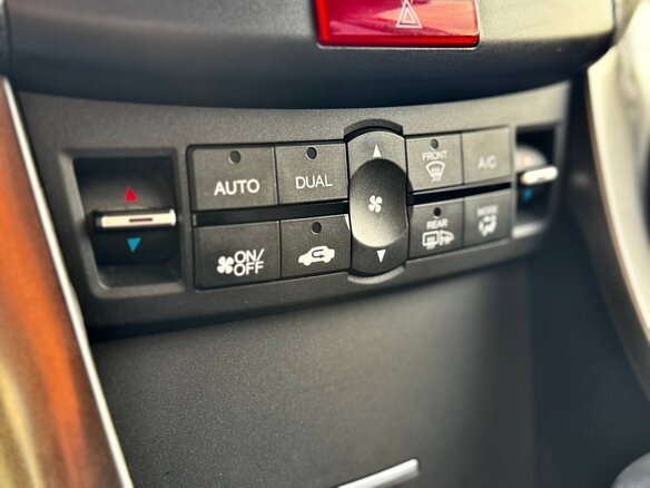 2012 Honda Accord VIII Рестайлинг, чёрный, 1595000 рублей - вид 18
