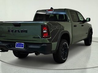 2026 Ram 1500 Crew Cab eTorque V Рестайлинг, зелёный, 8761386 рублей, вид 5