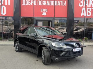 2017 Volkswagen Touareg II Рестайлинг, чёрный, 2830000 рублей, вид 3