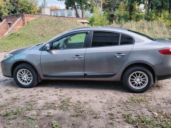 2011 Renault Fluence I, серый, 750000 рублей - вид 2