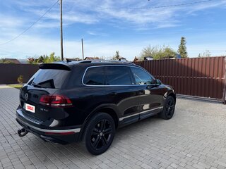 2016 Volkswagen Touareg II Рестайлинг, чёрный, 3100000 рублей, вид 2