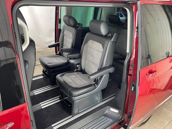 2019 Volkswagen Multivan T6 Рестайлинг, красный, 5250000 рублей - вид 36