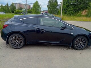 2014 Opel Astra GTC J Рестайлинг, чёрный, 850000 рублей, вид 2
