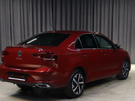 2021 Volkswagen Polo VI, красный, 1499000 рублей, вид 2