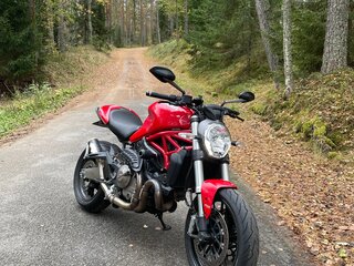2015 Ducati Monster 821, красный, 649000 рублей, вид 2