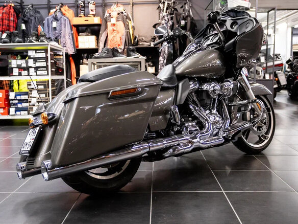 2018 Harley-Davidson Road Glide, серый, 1590000 рублей - вид 2