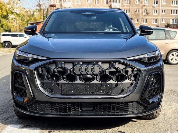 2026 Audi Q5 40 TFSI III (GU), серый, 5750070 рублей - вид 2