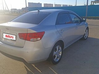 2011 Kia Cerato 6-speed II, серебристый, 760000 рублей, вид 2