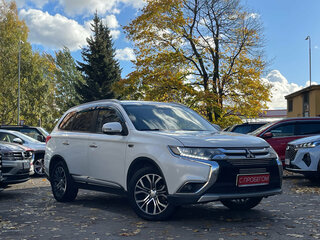 2015 Mitsubishi Outlander III Рестайлинг 2, белый, 1699000 рублей, вид 1