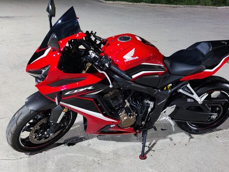 2022 Honda CBR 650R, красный, 900000 рублей, вид 1