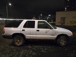 1998 Chevrolet Blazer II Рестайлинг, белый, 220000 рублей, вид 3