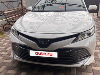2018 Toyota Camry VIII (XV70), белый, 2500000 рублей, вид 1