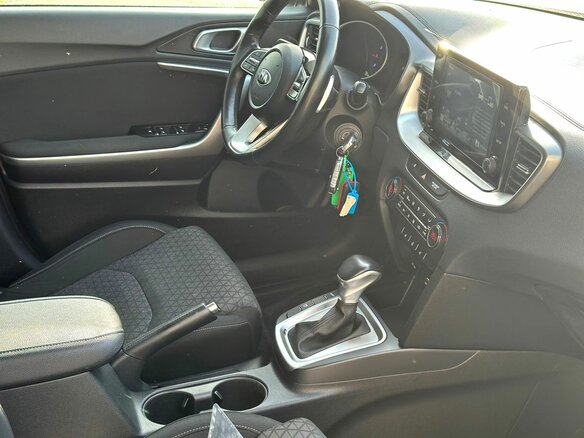 2021 Kia XCeed I, серый, 1630000 рублей - вид 28