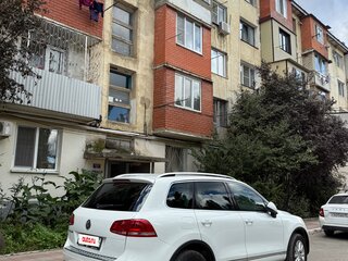 2013 Volkswagen Touareg II, белый, 1850000 рублей, вид 3