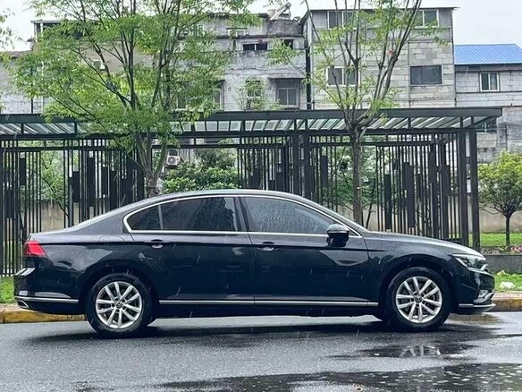 2023 Volkswagen Magotan B8 Рестайлинг, чёрный - вид 4