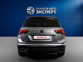 2021 Volkswagen Tiguan II Рестайлинг, серебристый, 2500000 рублей, вид 5