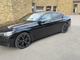 2017 BMW 7 серии Long 725Ld VI (G11/G12), чёрный, 2670000 рублей, вид 1