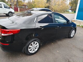 2017 Kia Rio III Рестайлинг, чёрный, 1000000 рублей, вид 4