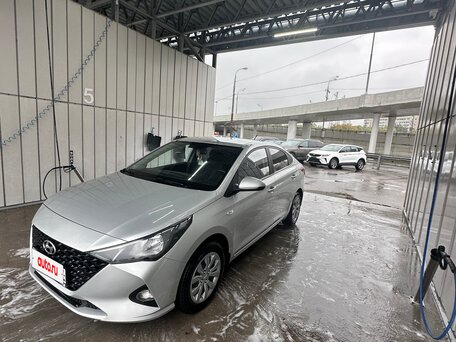 2021 Hyundai Solaris II Рестайлинг, серый, 1490000 рублей, вид 1