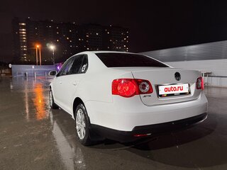 2010 Volkswagen Jetta V, белый, 750000 рублей, вид 4