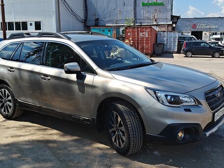 2017 Subaru Outback V, бежевый, 1800000 рублей, вид 1