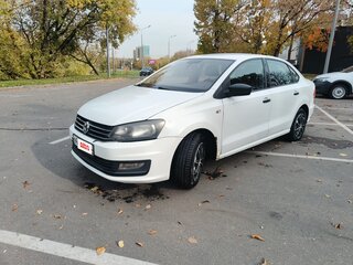 2019 Volkswagen Polo V Рестайлинг, белый, 630000 рублей, вид 1