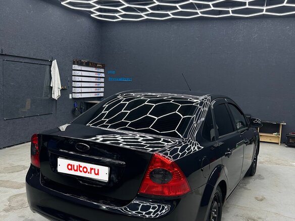 2010 Ford Focus II Рестайлинг, чёрный, 600000 рублей - вид 10
