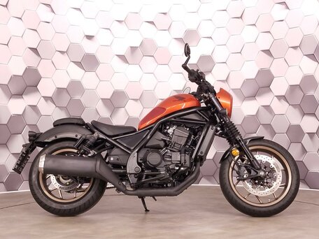 2026 Honda CMX 1100 Rebel, оранжевый, 1377000 рублей, вид 3