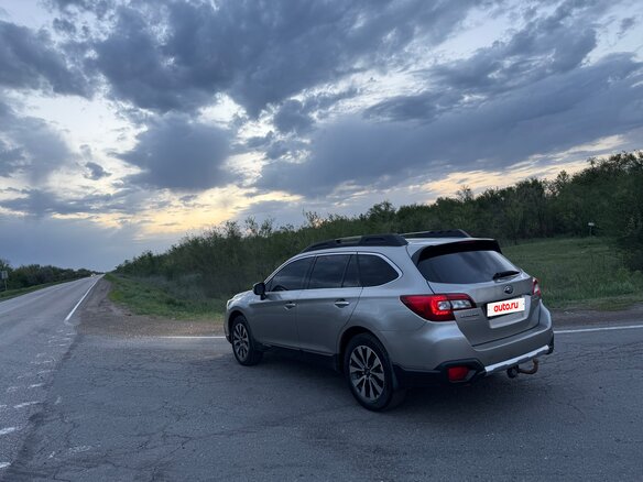 2017 Subaru Outback V, серебристый, 2350000 рублей - вид 5